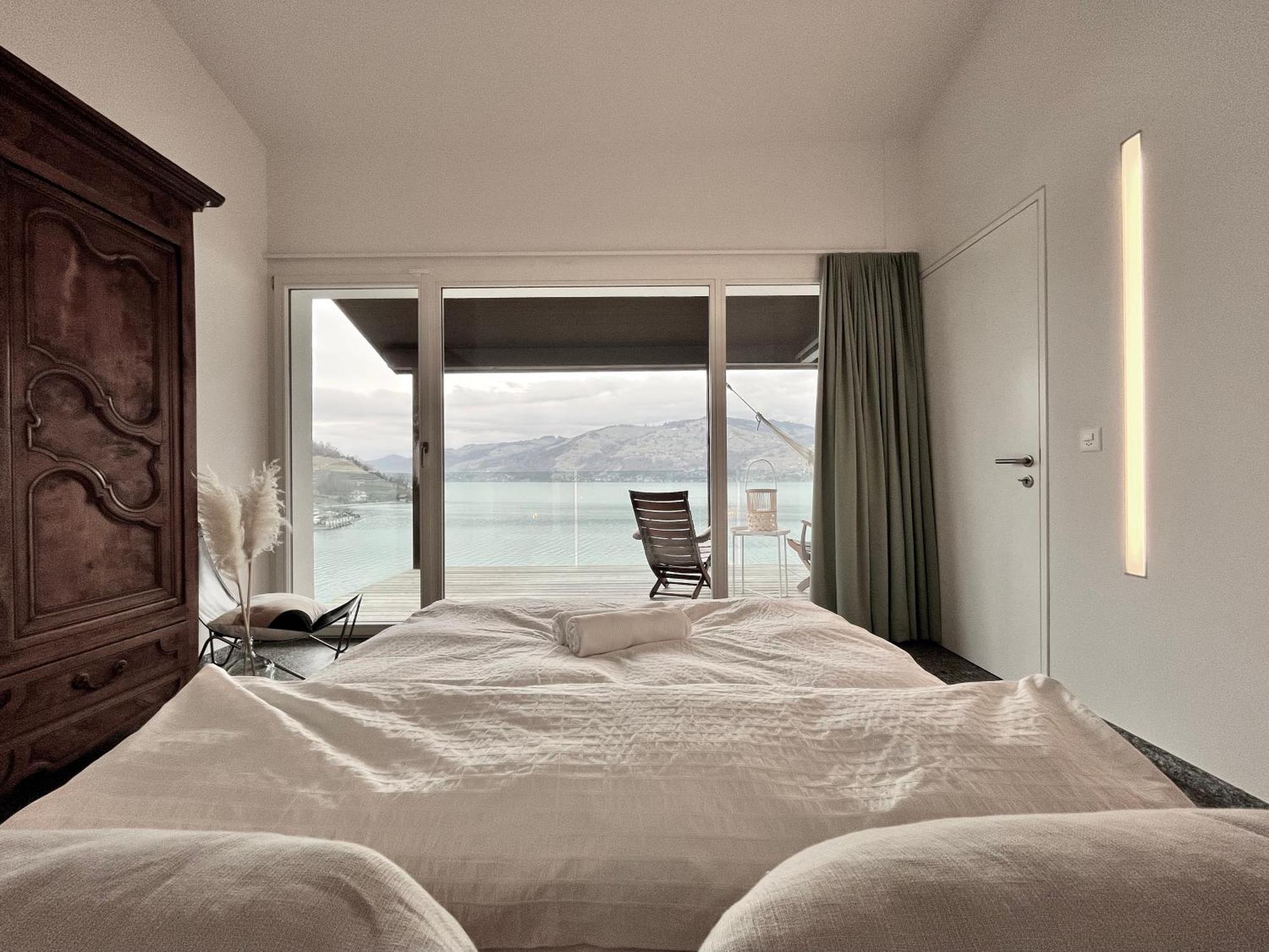 Wohnung Mit Grossartiger Seesicht Und Balkon Spiez Extérieur photo