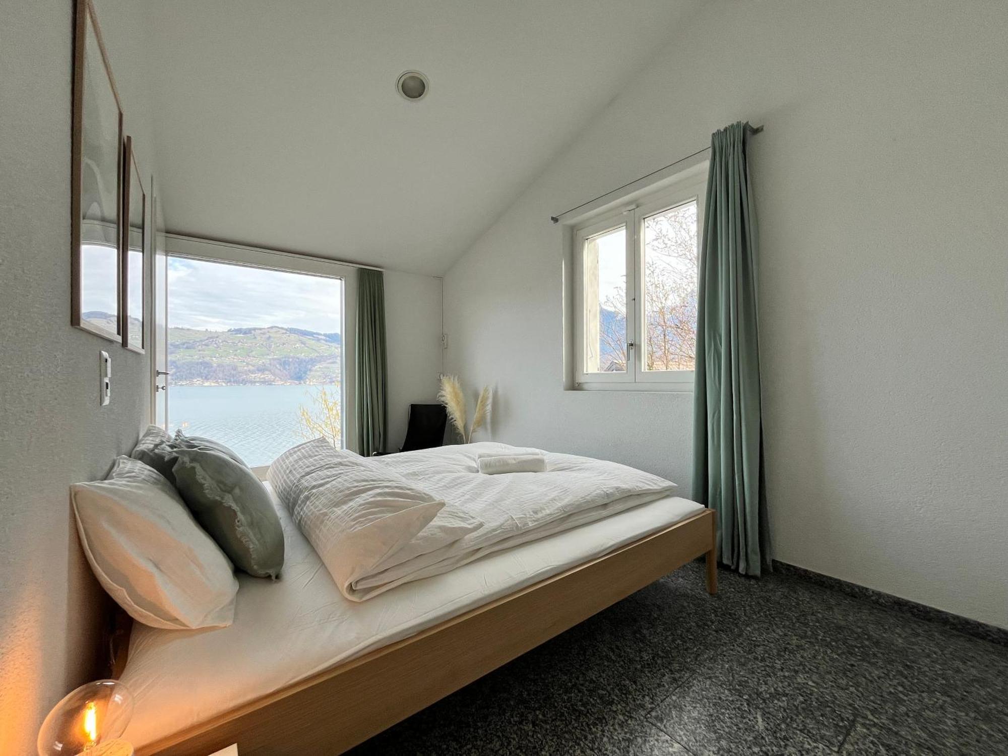 Wohnung Mit Grossartiger Seesicht Und Balkon Spiez Extérieur photo