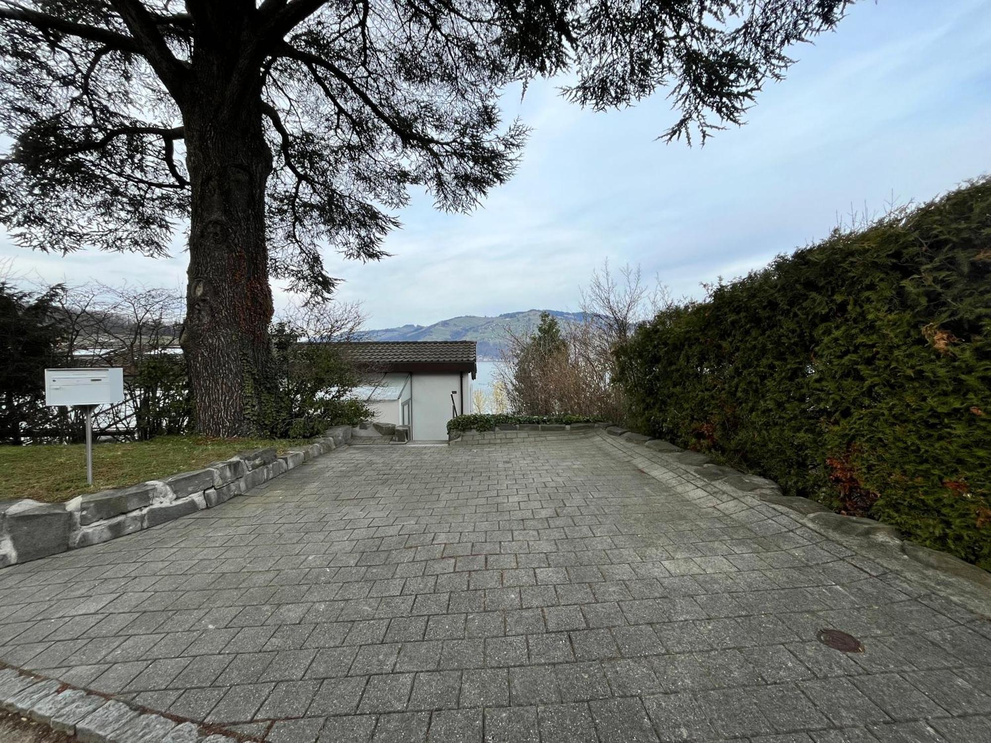 Wohnung Mit Grossartiger Seesicht Und Balkon Spiez Extérieur photo