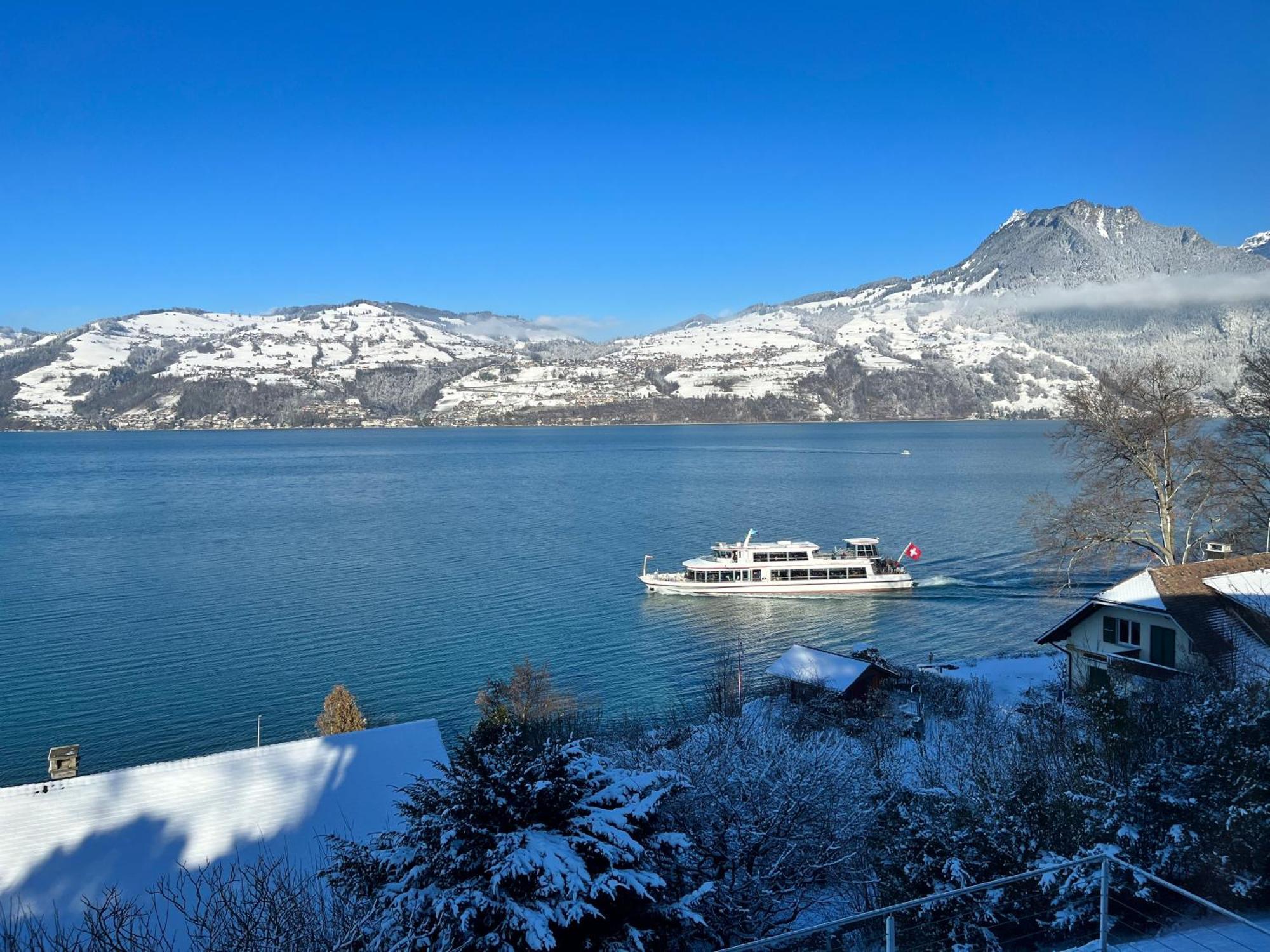 Wohnung Mit Grossartiger Seesicht Und Balkon Spiez Extérieur photo