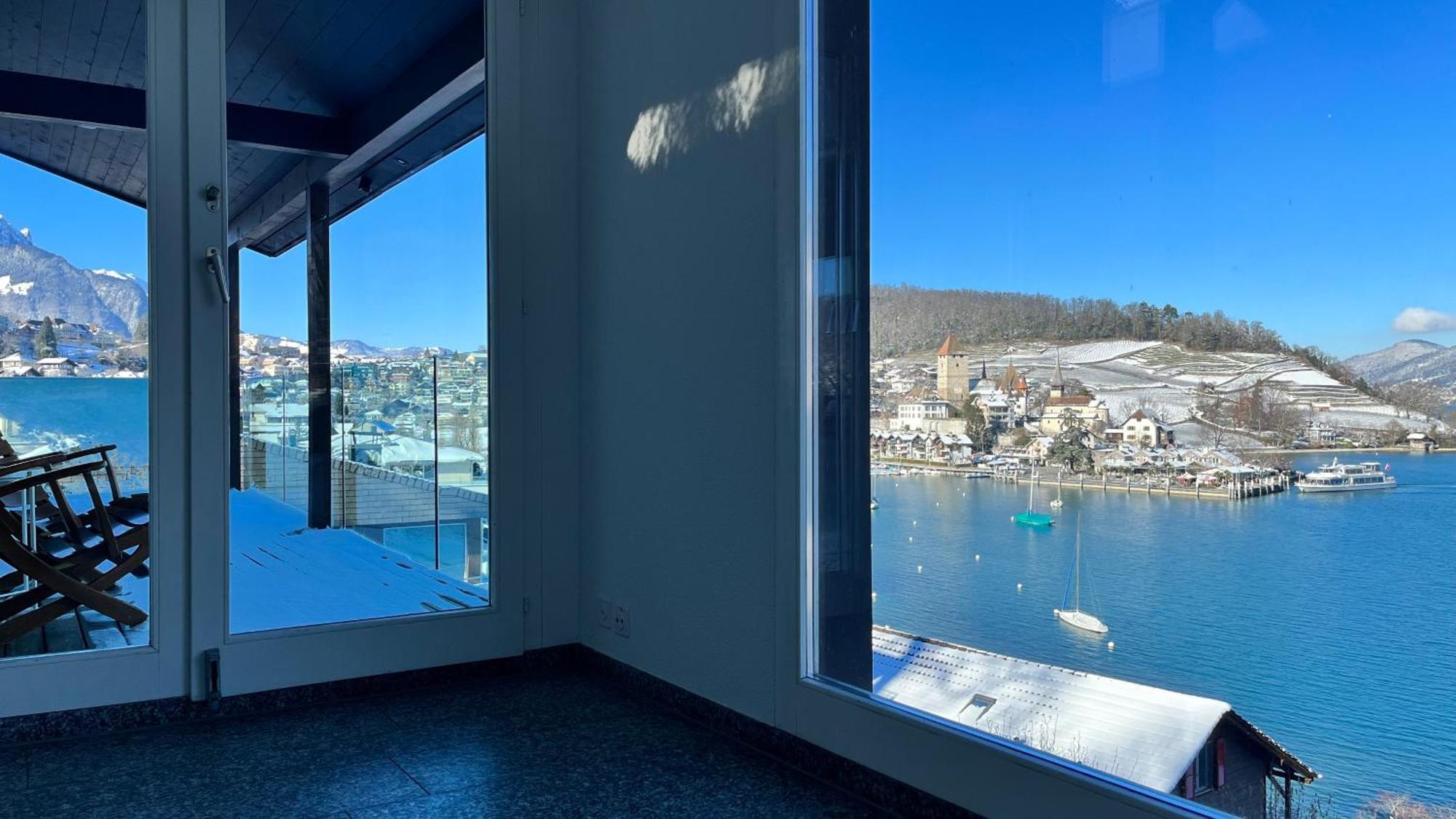 Wohnung Mit Grossartiger Seesicht Und Balkon Spiez Extérieur photo